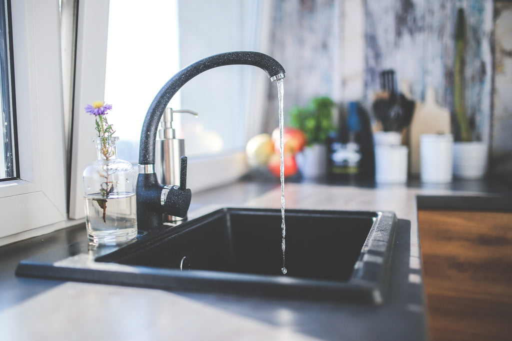 How to unclog sinks or pipes within common households